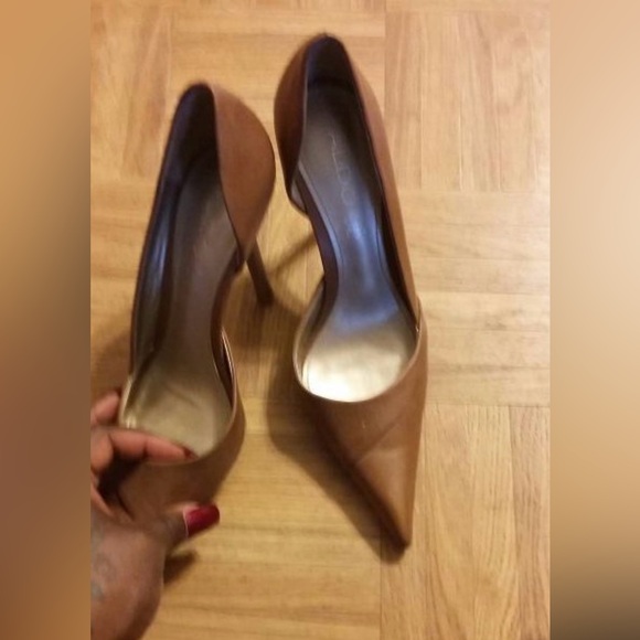 Shoes - Picture 3 of 4